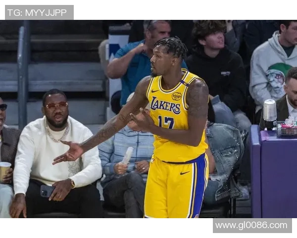 NBA季前赛精彩对决太阳队与国王队的激烈碰撞即将上演